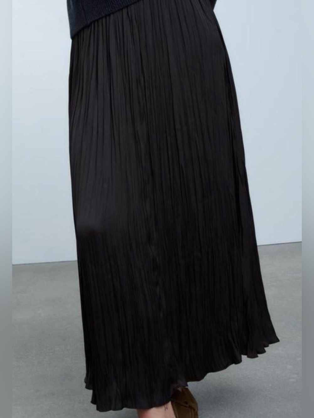 Zara ZW Collection Elastic Waist Silky Black Crinkle Maxi Skirt Size M-L